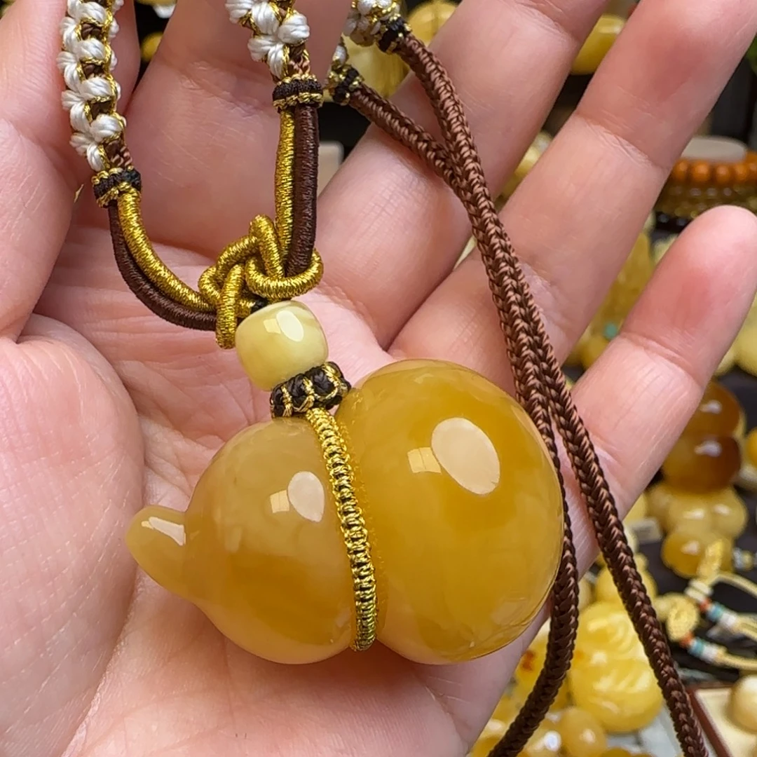 琥珀未镶嵌套链天然俄料鸡油黄蜜蜡葫芦吊坠