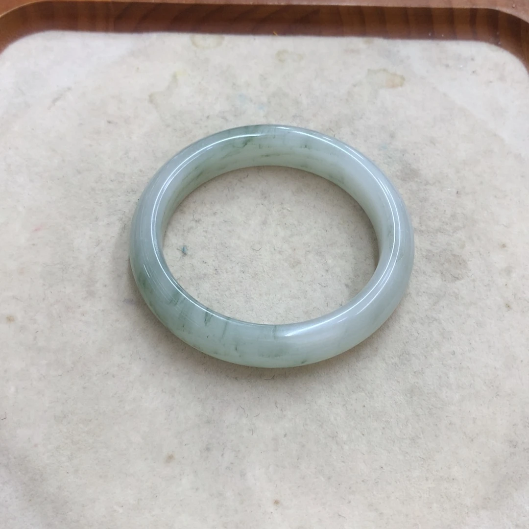 未镶嵌手镯石英质玉