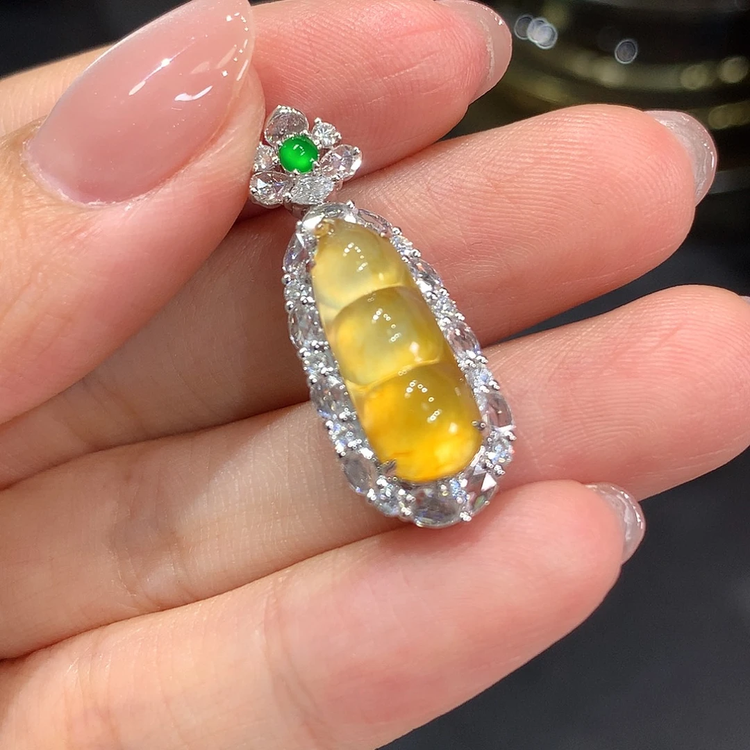 翡翠18K金镶嵌颈饰