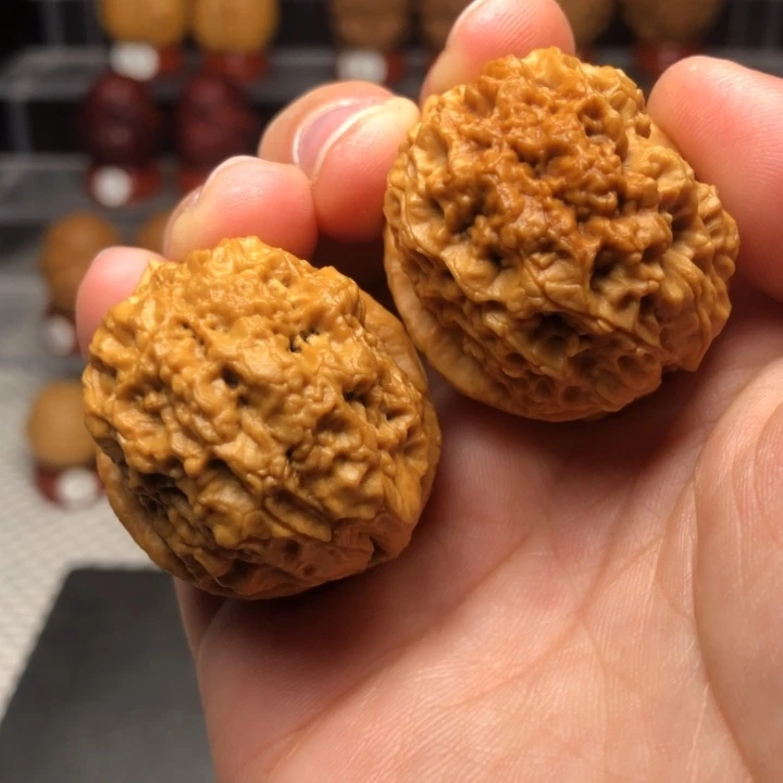 文玩核桃把件2金麒麟