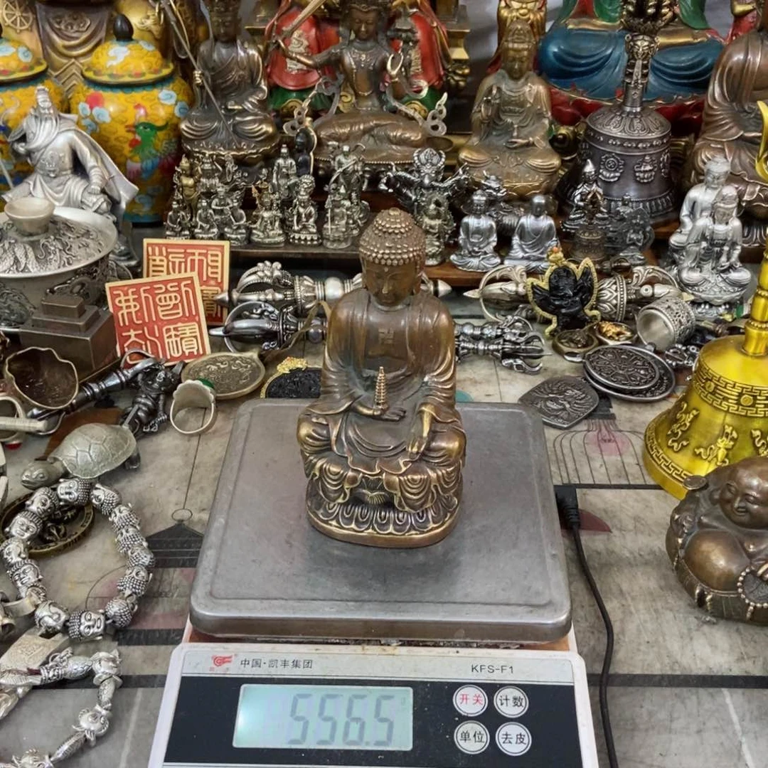 老杨黄铜摆件老杨黄铜。