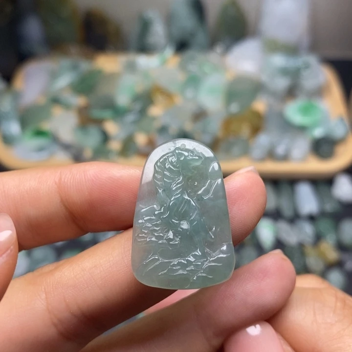 颈饰未镶嵌翡翠老虎