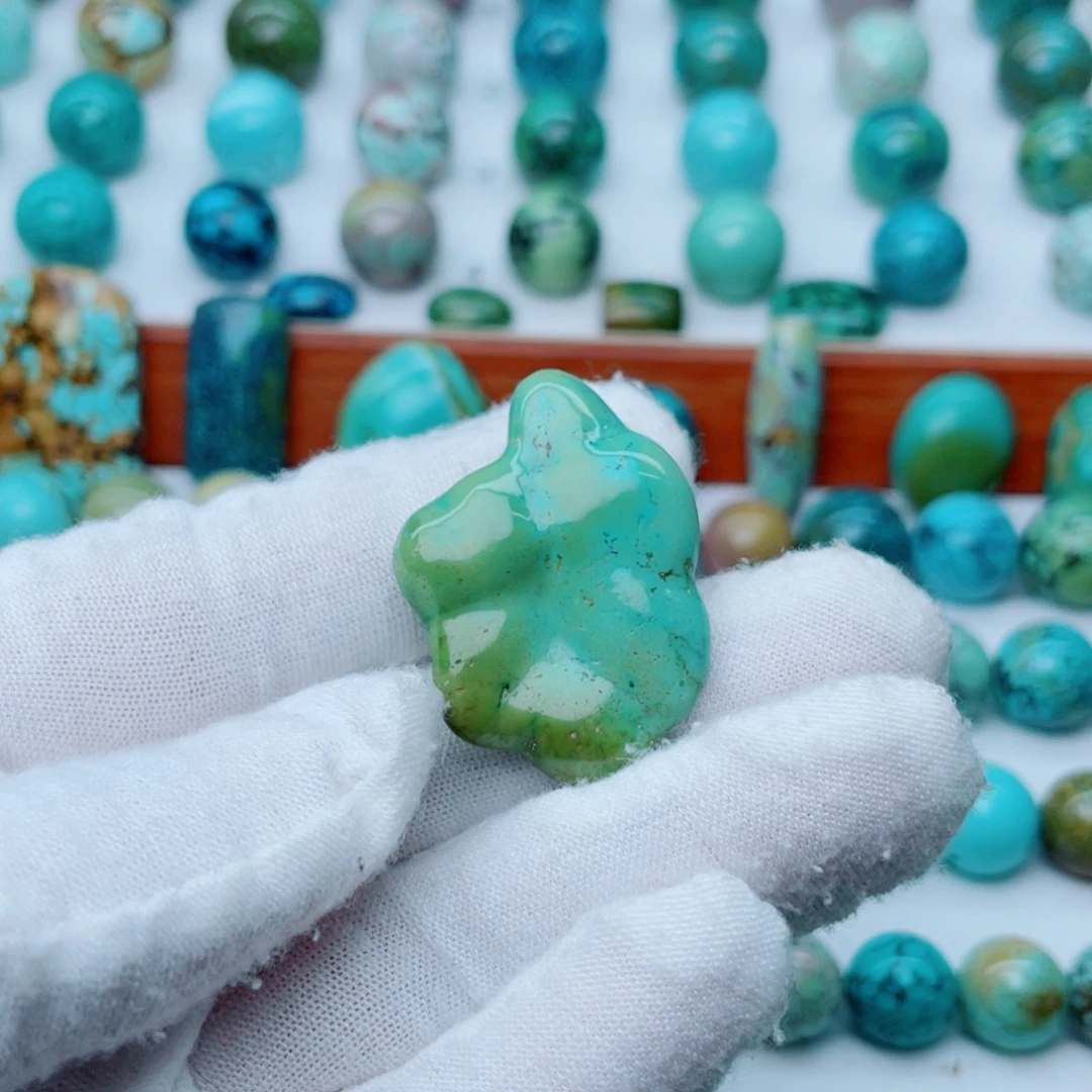 未镶嵌绿松石珠宝奇石