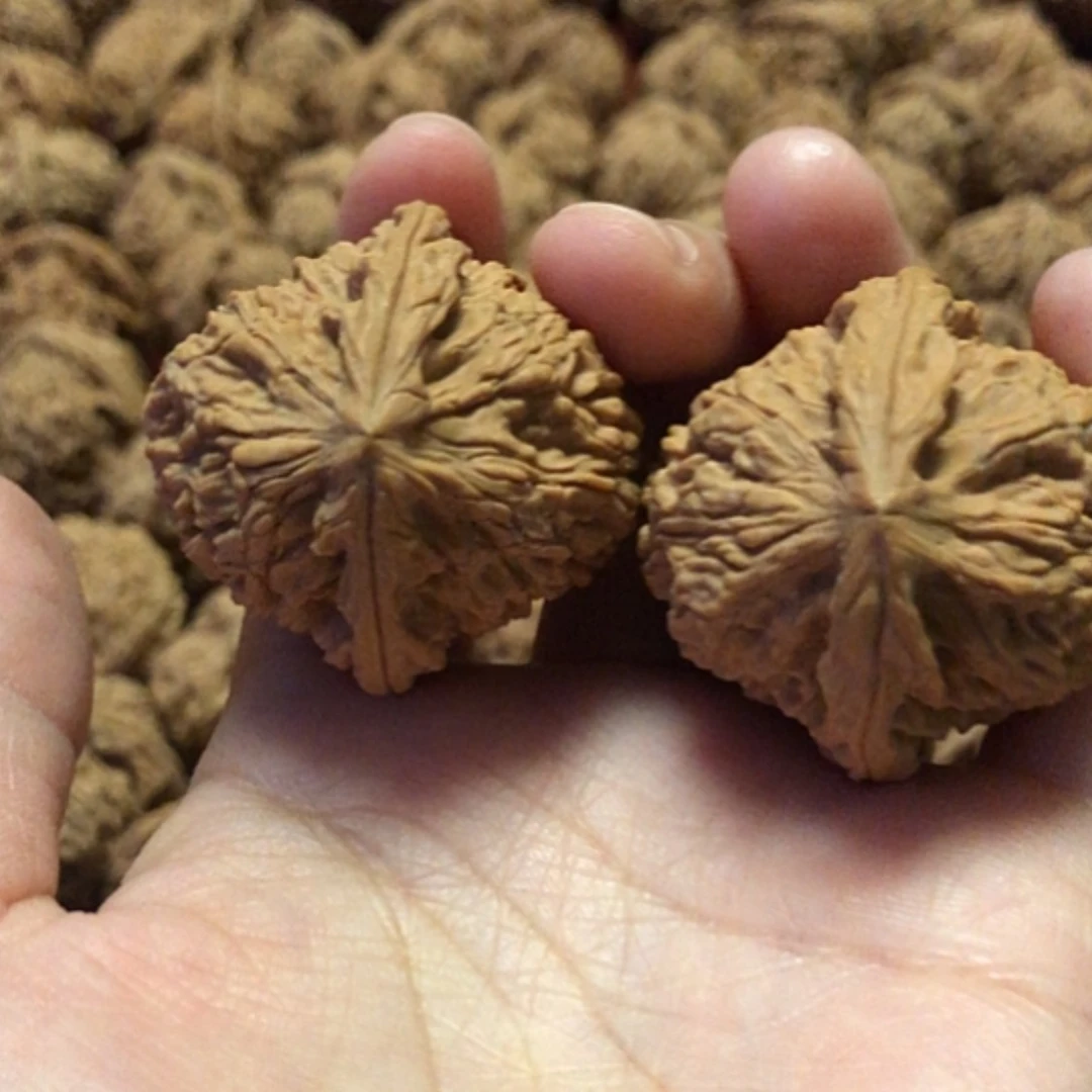 【闪购商品】文玩核桃把件我**素一代南疆石