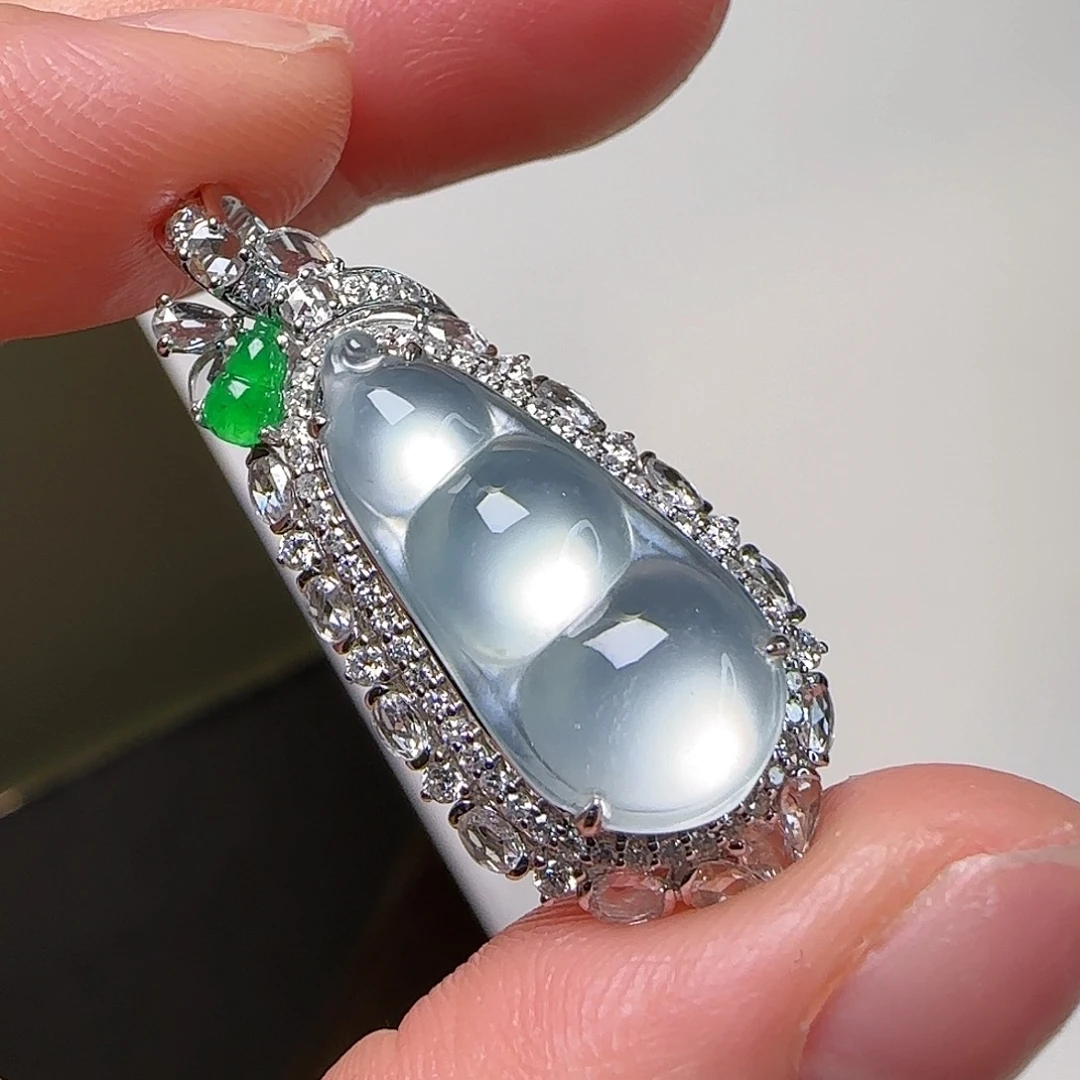 翡翠18K金镶嵌颈饰天然翡翠