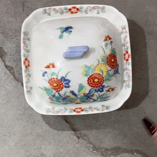 取****界瓷器和陶瓷艺术作品中出现不少精品