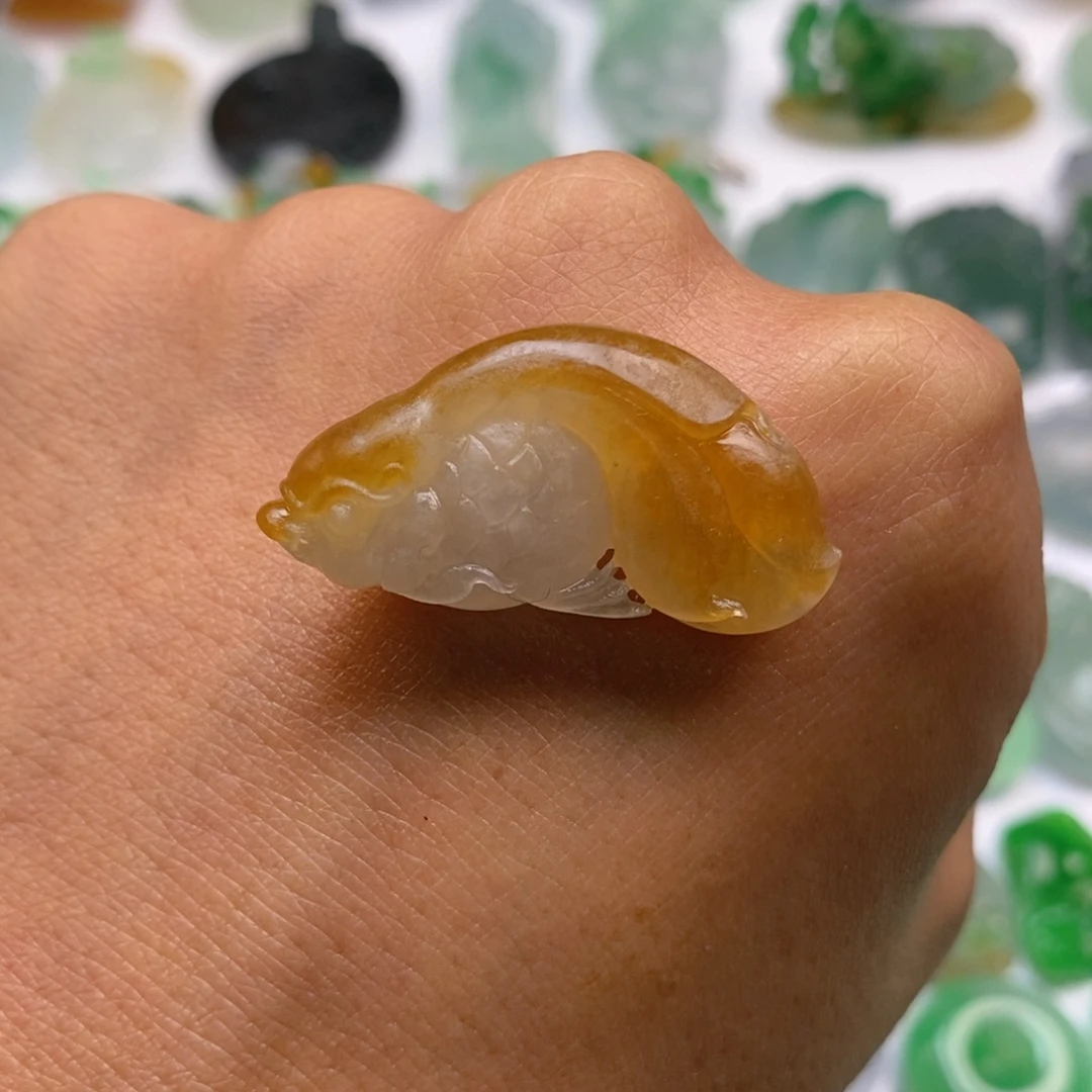 定制翡翠未镶嵌鱼