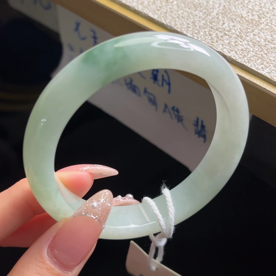 翡翠未镶嵌手镯手镯