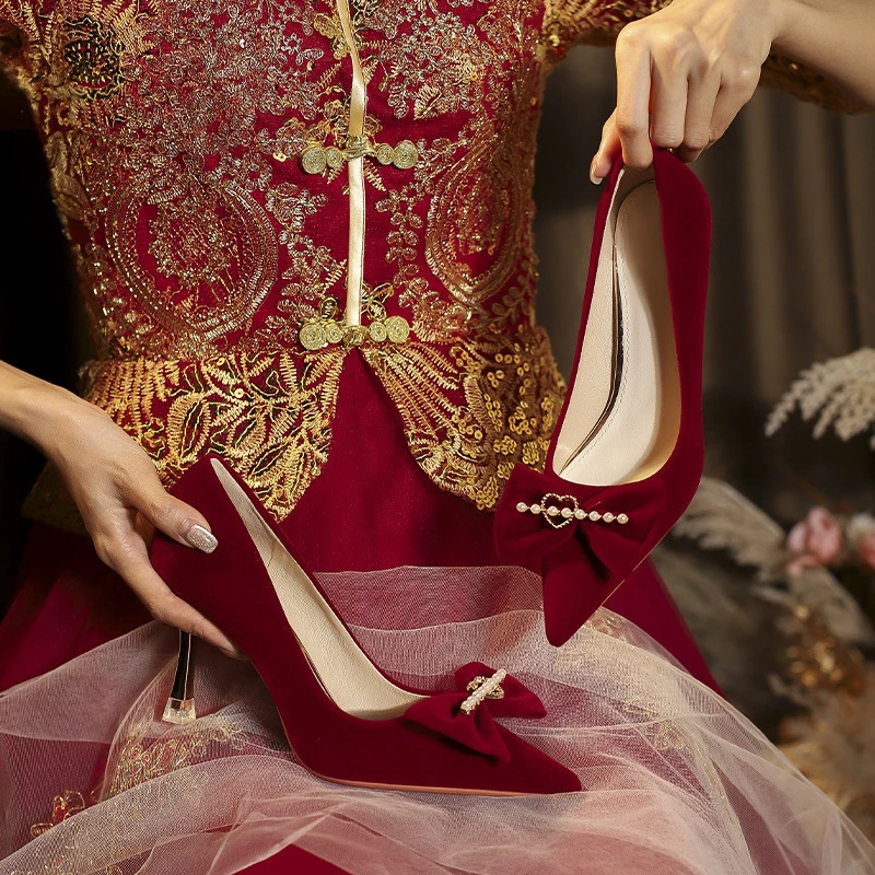 2025红色婚鞋新娘鞋新款秀禾婚纱两穿中式蝴蝶结敬酒服细跟高跟鞋