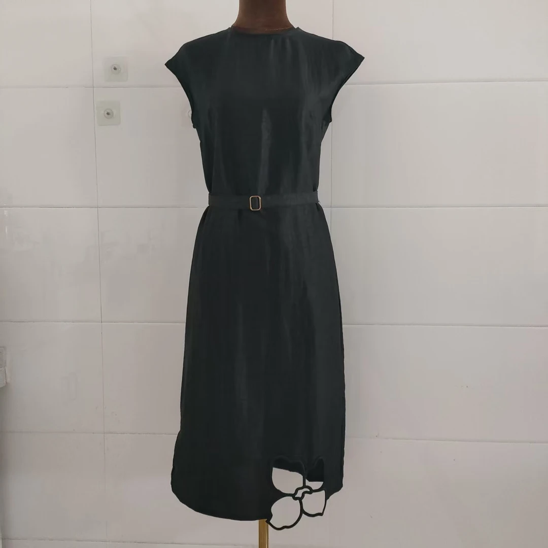 桑蚕丝香云纱镂空刺绣连衣裙