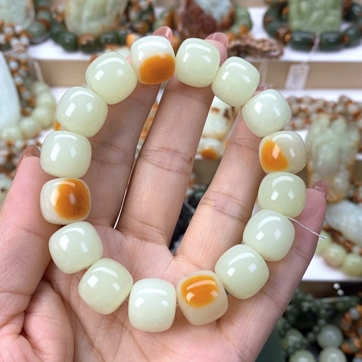 【闪购商品】透闪石质玉手串未镶嵌4*O