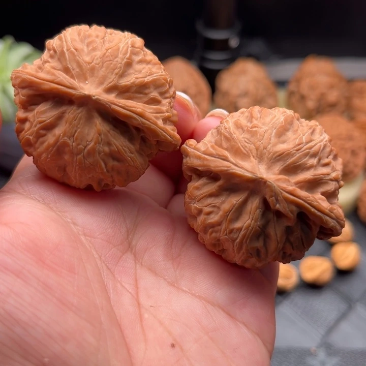 文玩核桃把件46精品宫灯