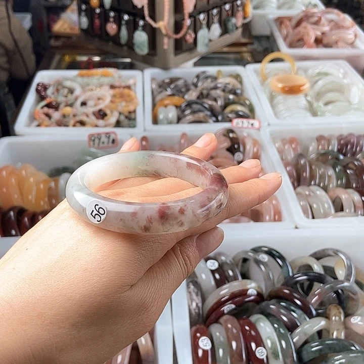 石英质玉未镶嵌手镯