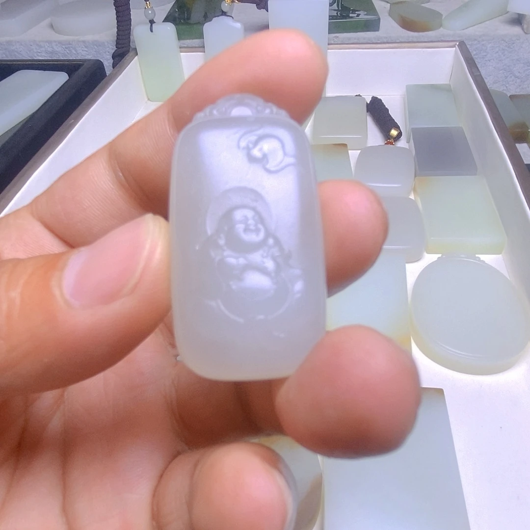 和田玉未镶嵌颈饰