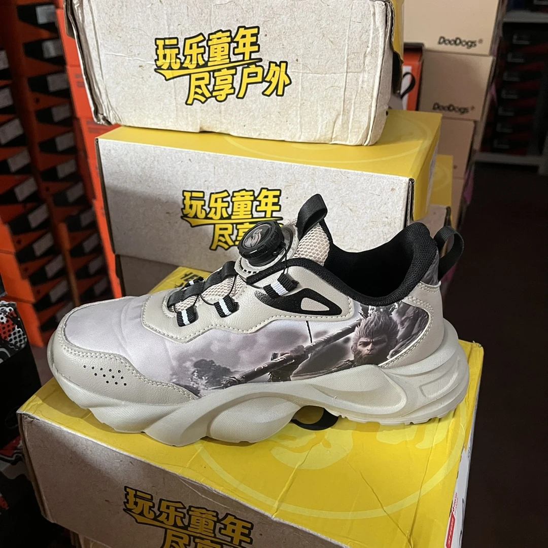 8538男女同款春秋四季皮面旋转纽扣休闲运动鞋