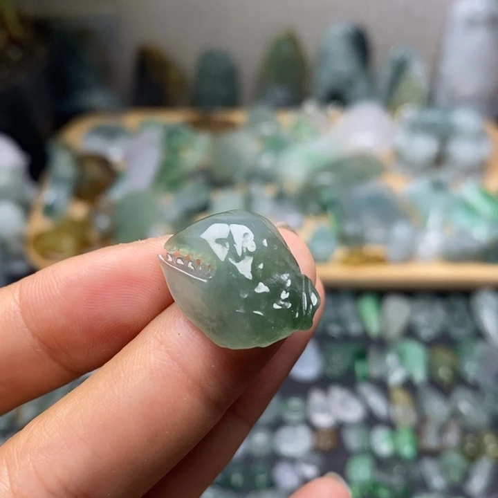 颈饰未镶嵌翡翠蟹钳