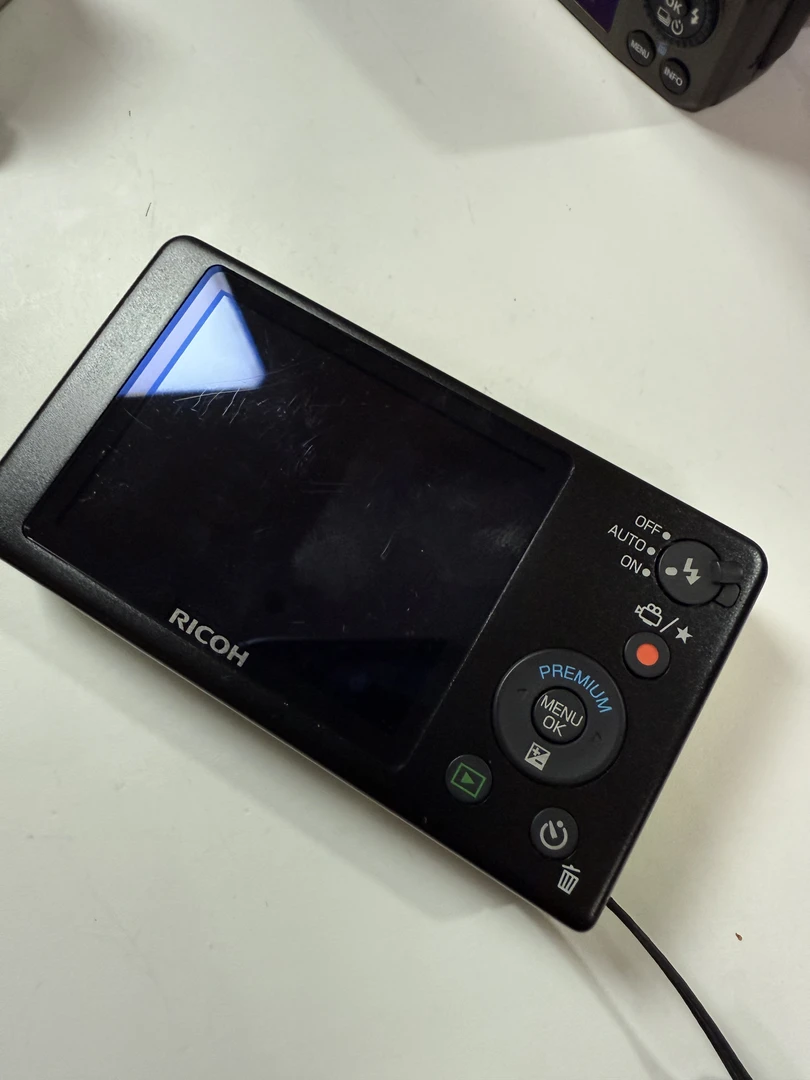 9新 Pentax/宾得 宾得E85 1200w像素 3倍光学变焦