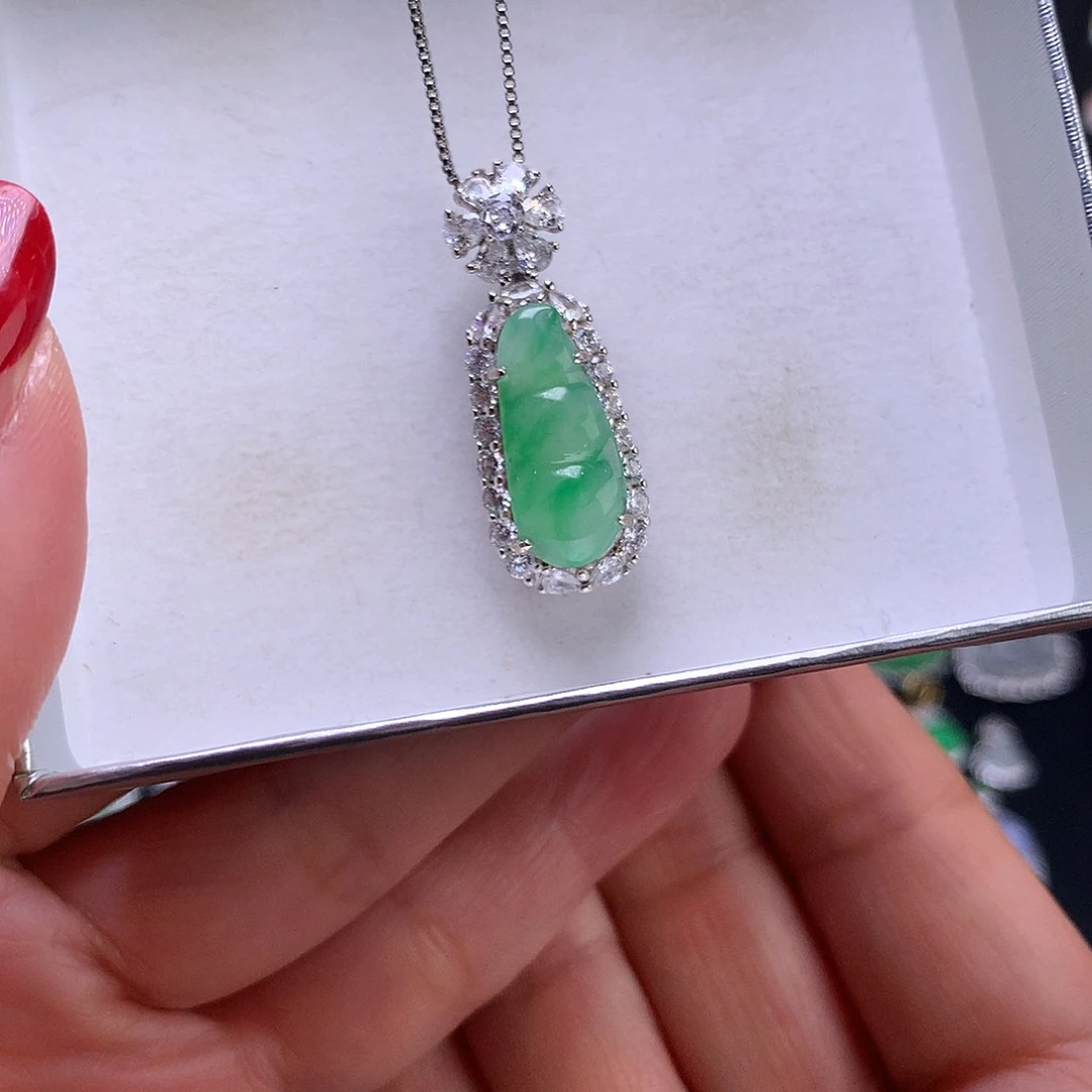 颈饰银S925镶嵌翡翠1111111