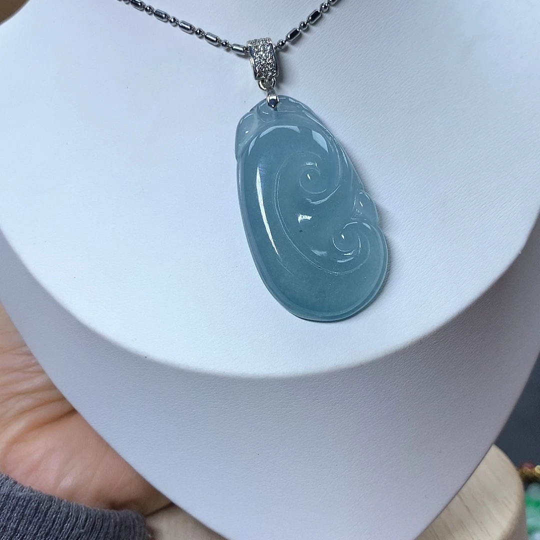 翡翠颈饰未镶嵌是