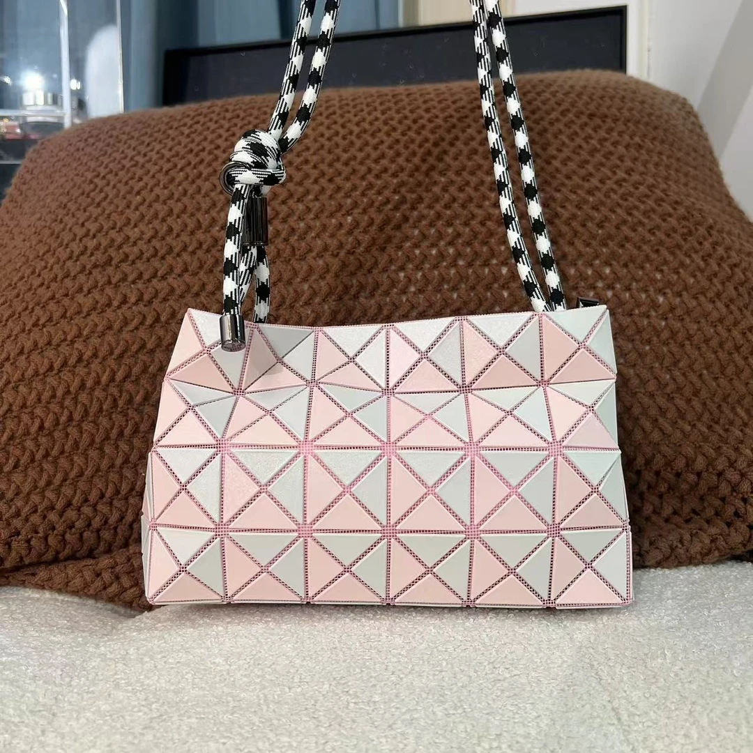 HM515  P25新款几何手提粉色豆腐单肩包-1