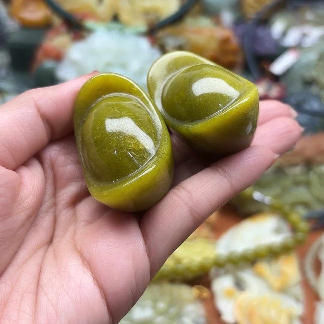 蛇纹石玉未镶嵌吊坠