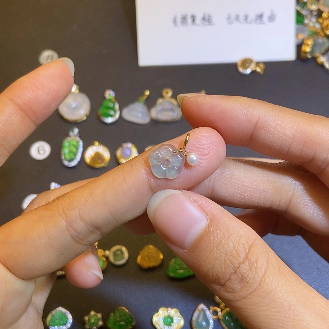 翡翠18K金镶嵌吊坠(不含链)