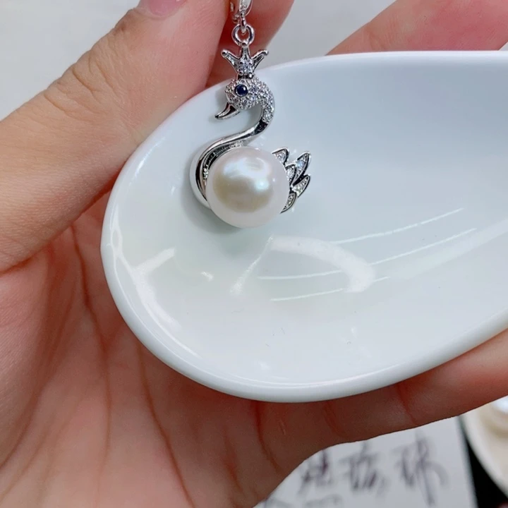 淡水珍珠吊坠(赠链)未镶嵌