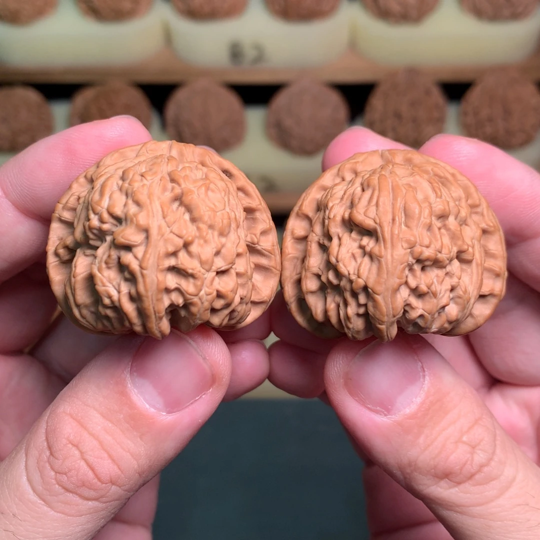 文玩核桃吊坠39.5山西汉高山白狮子全品