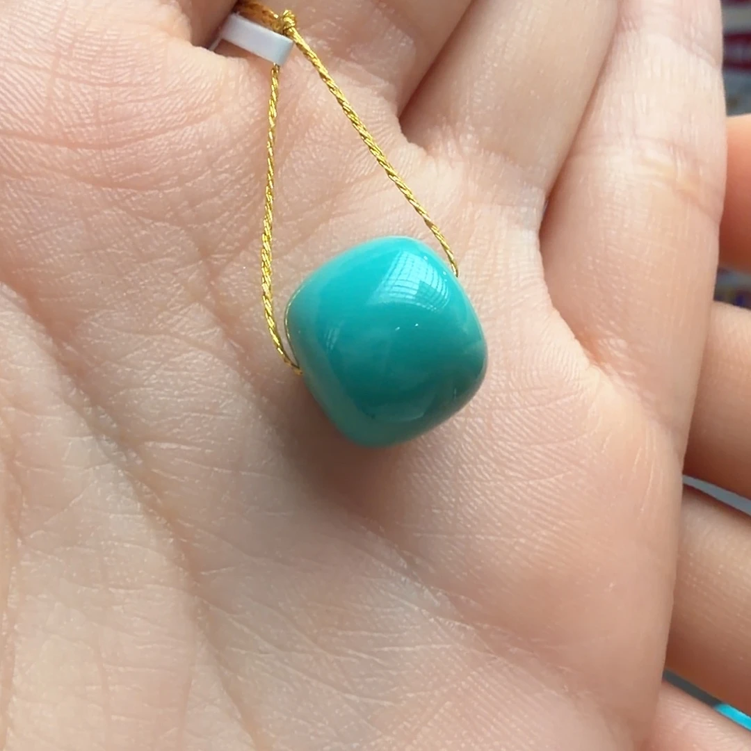 绿松石未镶嵌颈饰