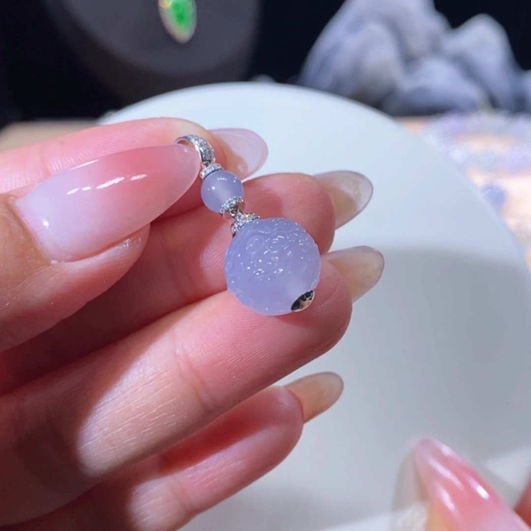 翡翠18K金镶嵌颈饰翡翠雕刻冰紫色吊坠