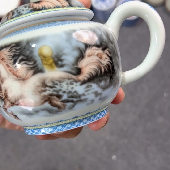 瓷片粉彩梦马茶壶全全