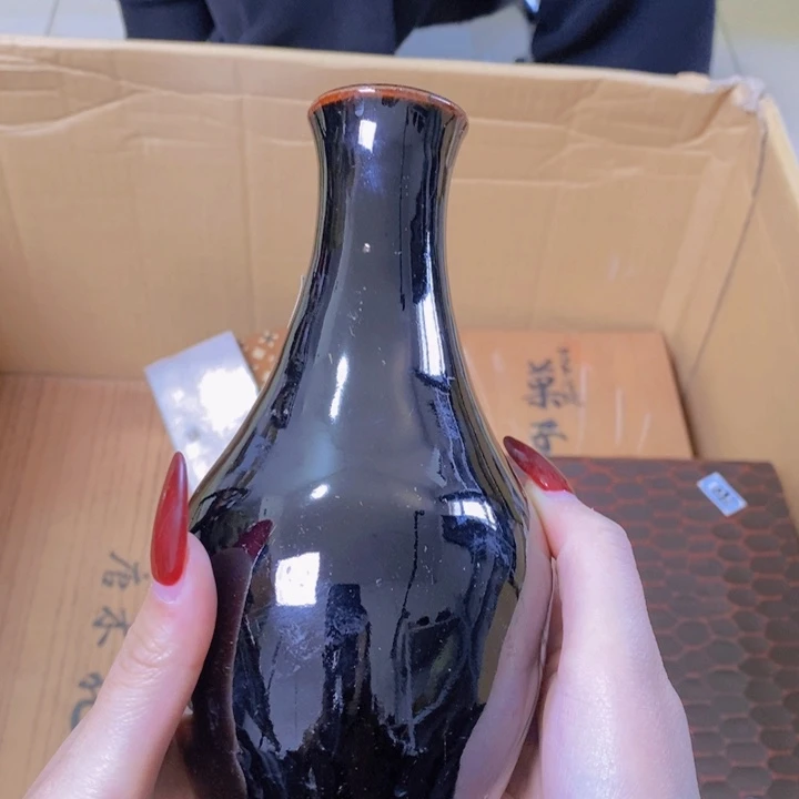 1精美家用花器一客