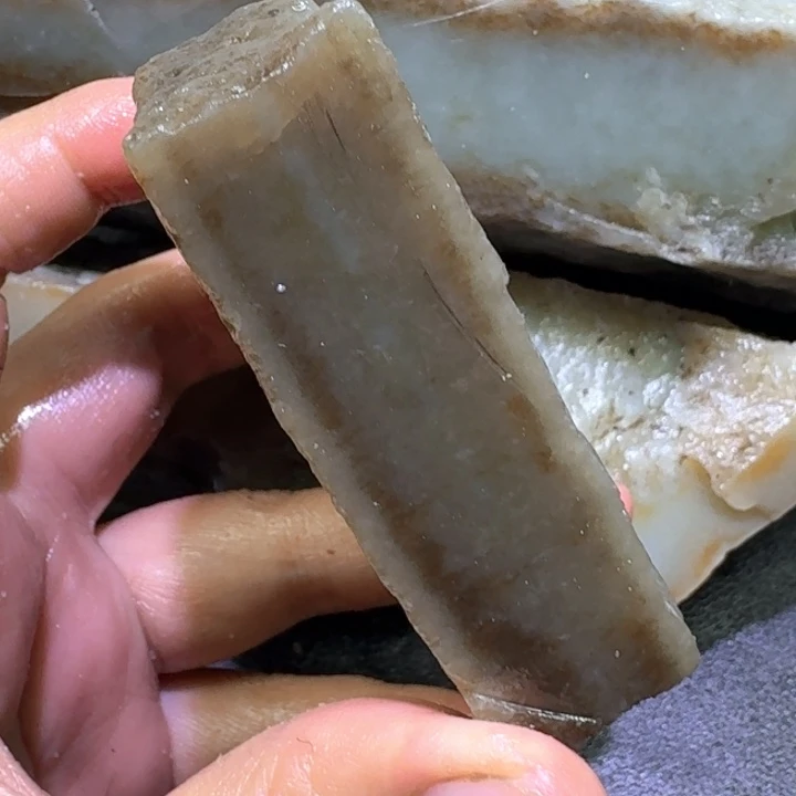 和田玉未镶嵌珠宝半成品