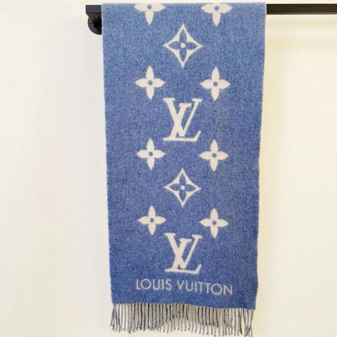 99新 LouisVuitton/路易威登 Louis Vuitton 路易威登山羊绒围巾