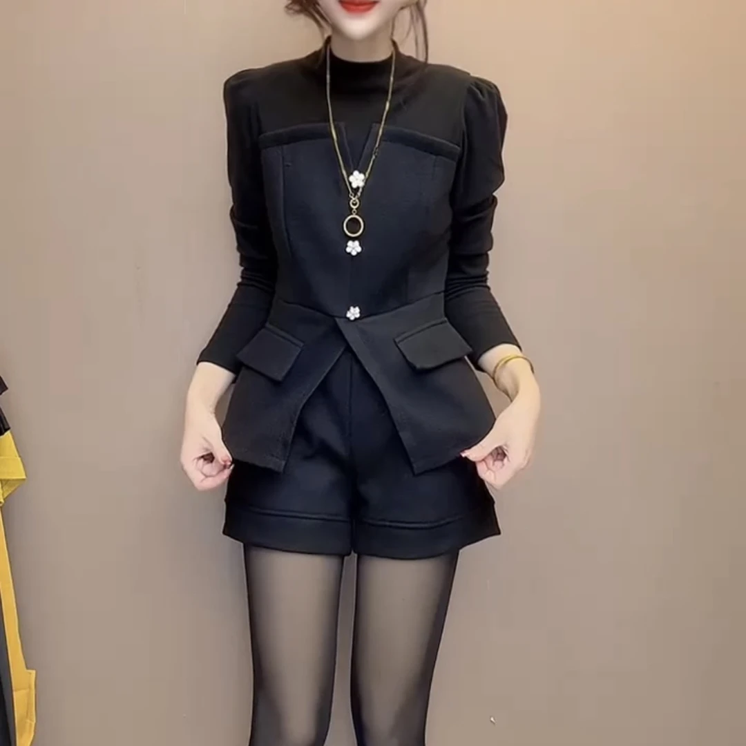 新款假两件上衣搭配短裤套装两件套