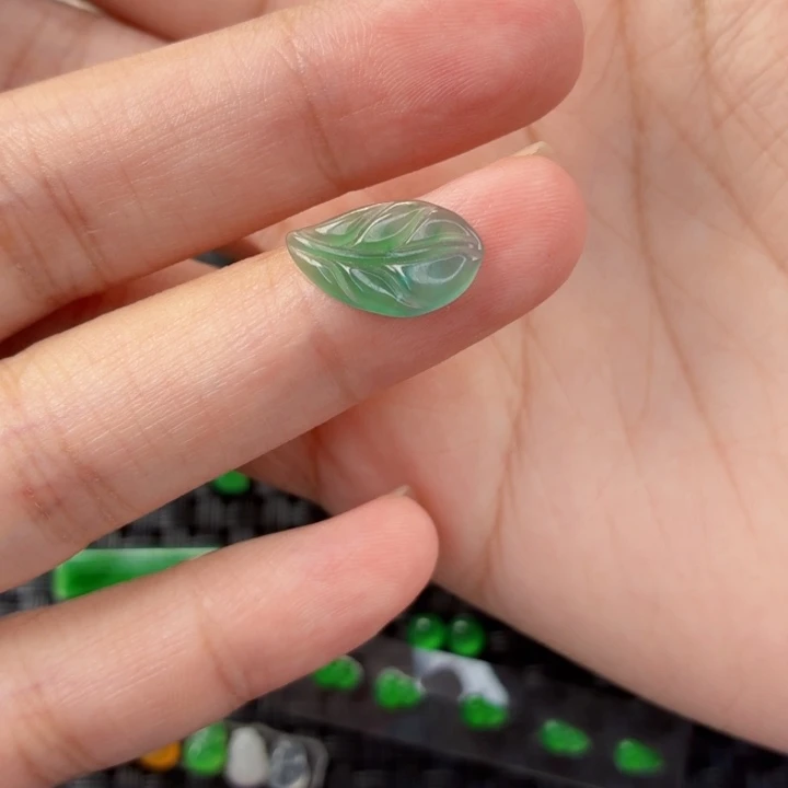 吃***苦颈饰未镶嵌翡翠翡翠tu