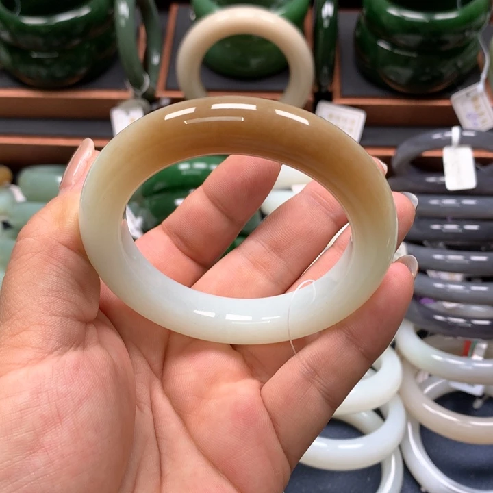 【闪购商品】未镶嵌手镯和田玉