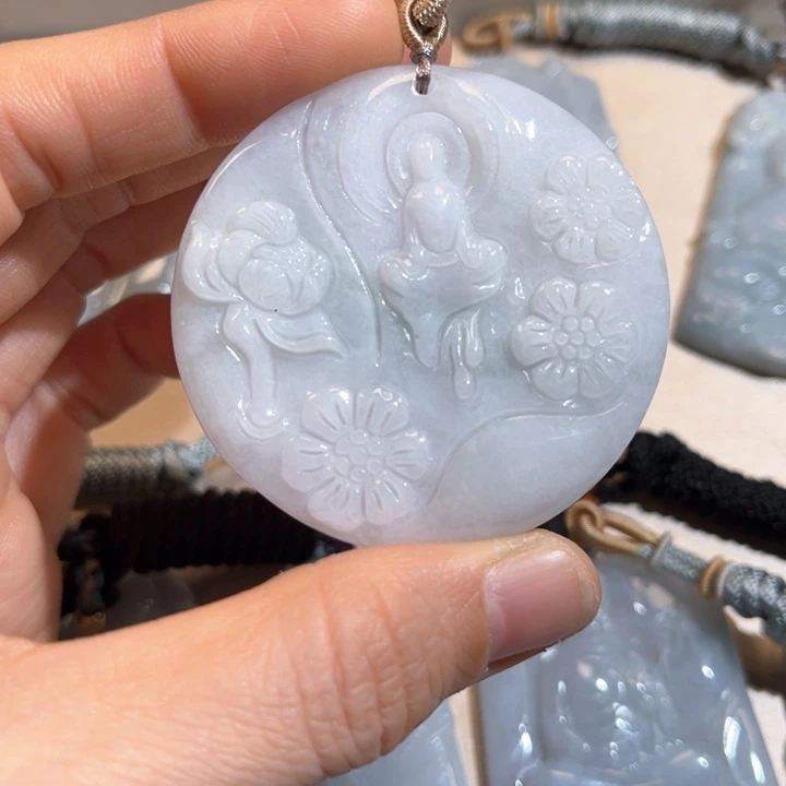 翡翠颈饰未镶嵌翡翠