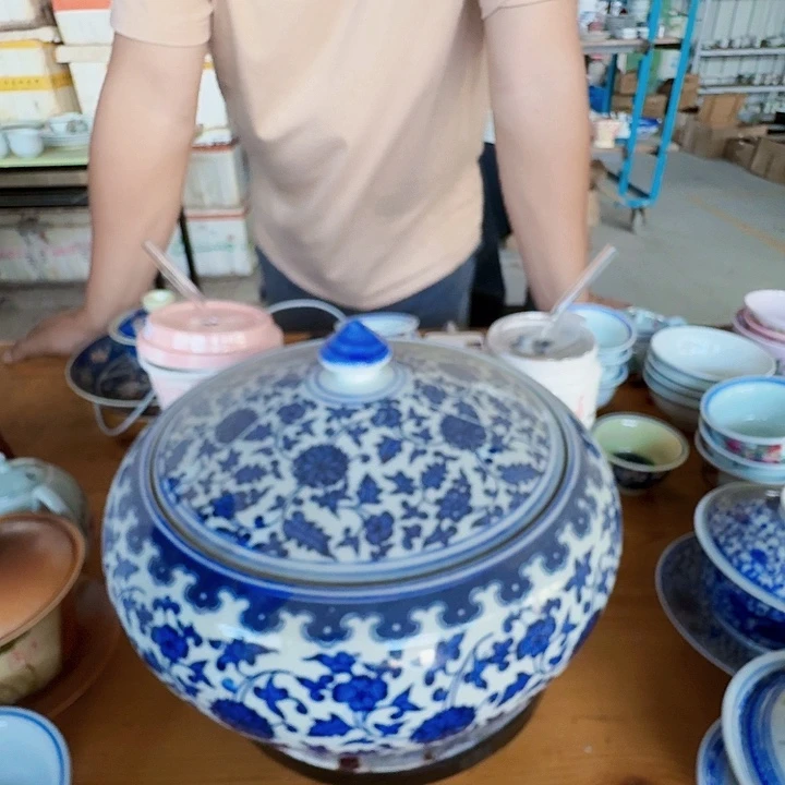 景德镇高温陶瓷青花扁罐1个