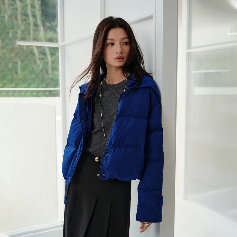 EP雅莹蓝标系列丨针织翻领拼接绒感提花肌理微褶感羽绒服女Y129A