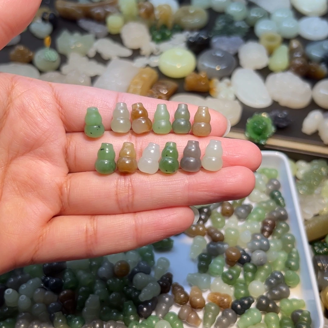 和田玉未镶嵌珠宝半成品19.9一个多样性发其一