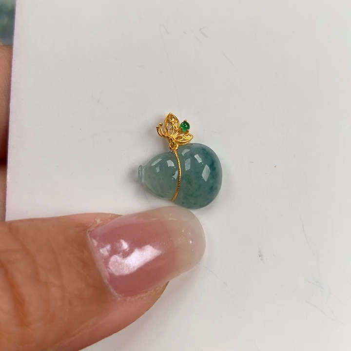 翡翠颈饰18K金镶嵌葫芦