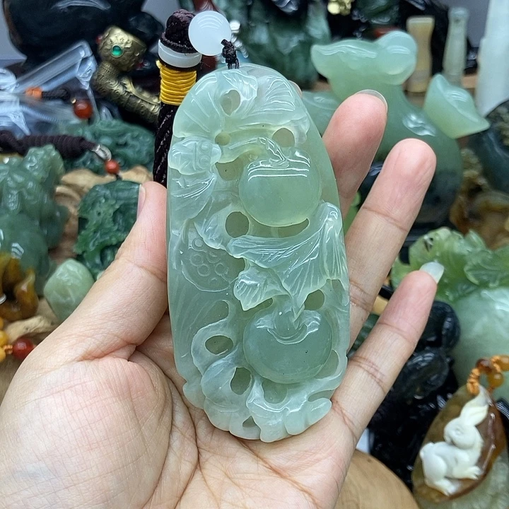 岫玉未镶嵌手把件