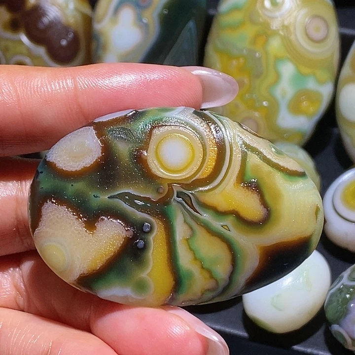 玛瑙/玉髓未镶嵌珠宝奇石23