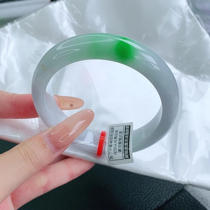 翡翠手镯未镶嵌57圈