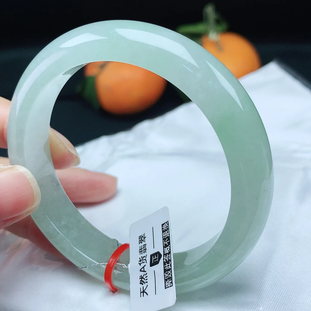 翡翠手镯未镶嵌54圈