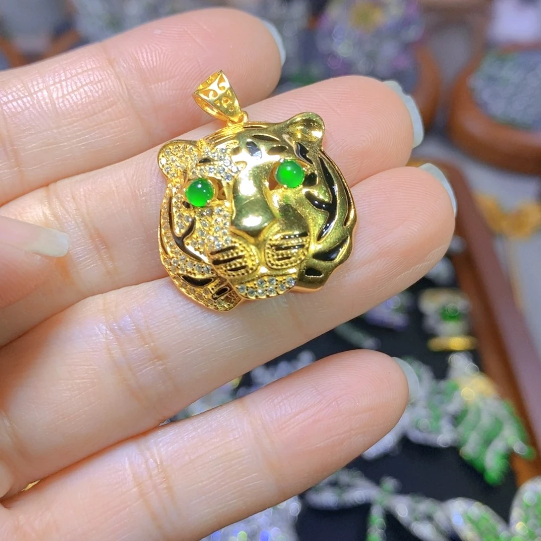 翡翠颈饰银S925镶嵌天然翡翠