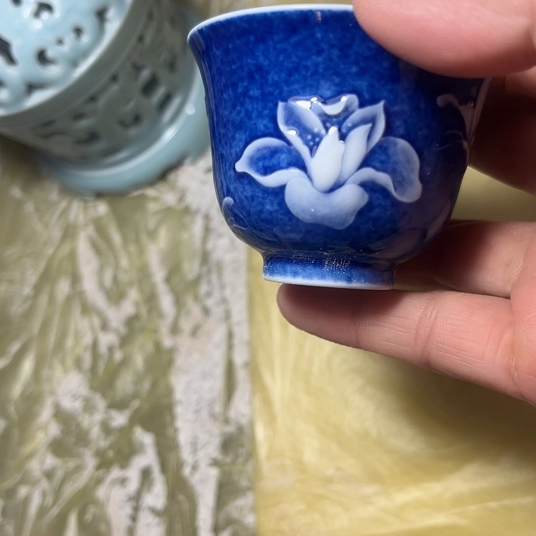 摆件景德镇蝶恋花微瑕品