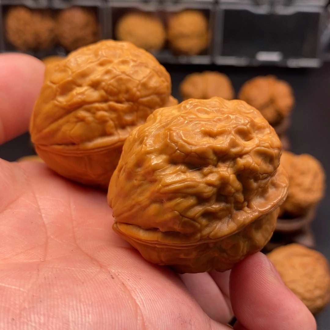 文玩核桃把件玲珑金蝉