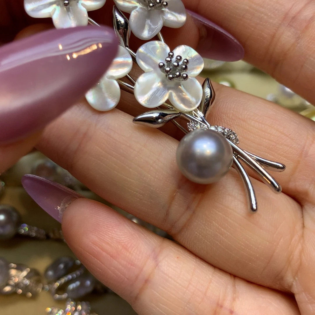 未镶嵌胸饰海水珍珠